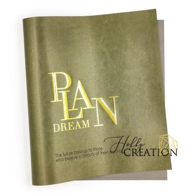 Переплетный кожзам (экокожа) с принтом "Dream plan / золото" 26*46 см., глянцевый зеленый с золотым перламутром